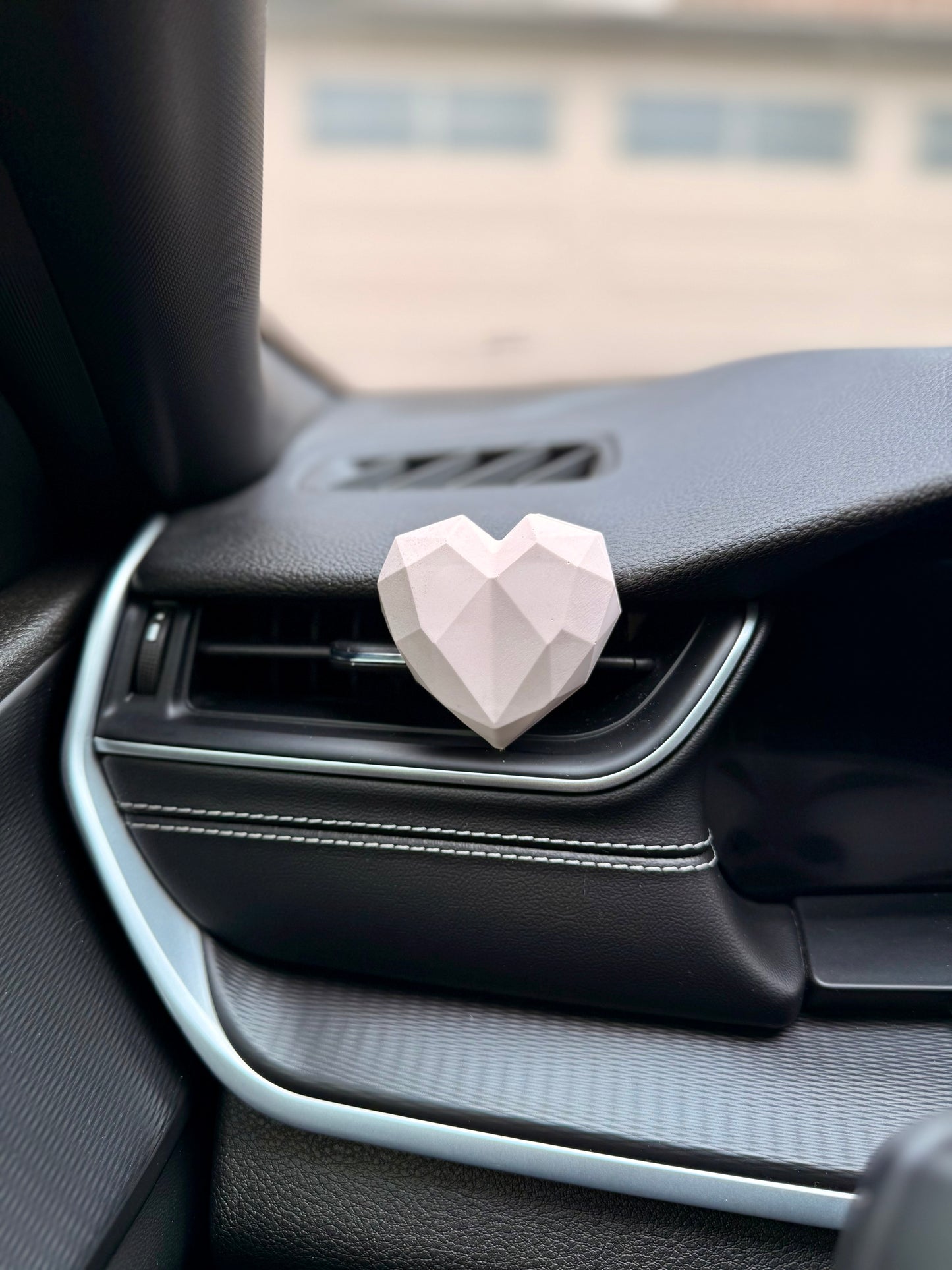 Jesmonite Heart Car Diffuser Set