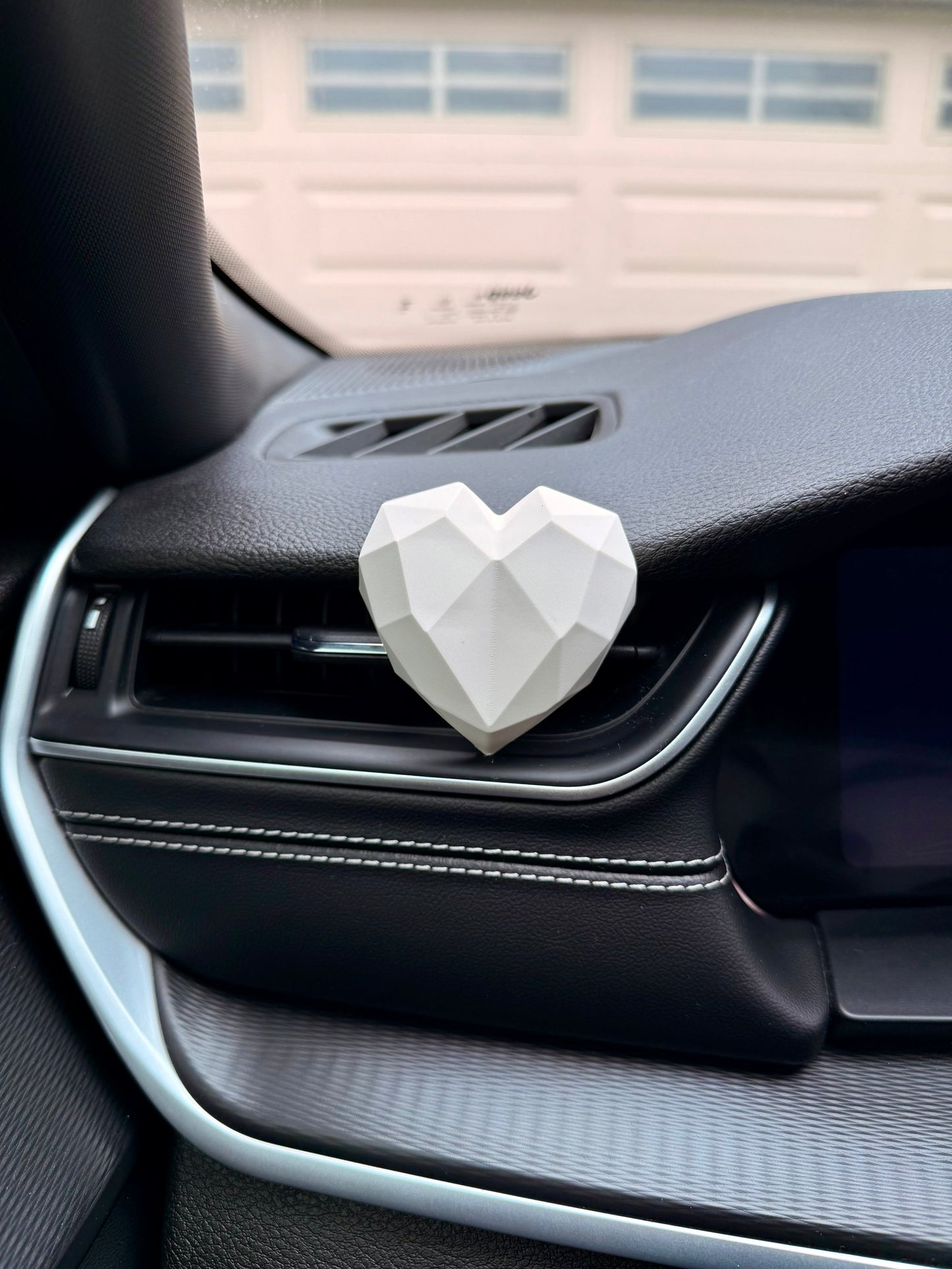 Jesmonite Heart Car Diffuser Set